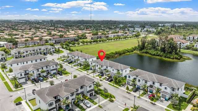 577 NW 204th St, Miami Gardens, FL 33169