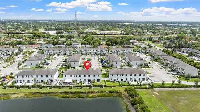 577 NW 204th St, Miami Gardens, FL 33169