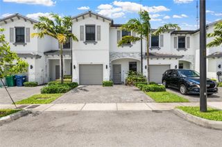577 NW 204th St, Miami Gardens, FL 33169