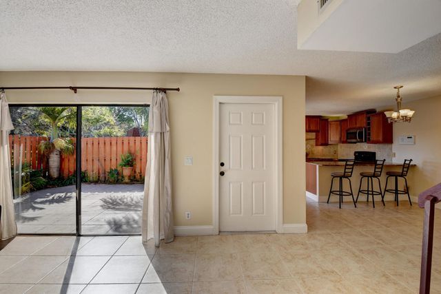 3409 Spanish Wells Drive 56-A, Delray Beach, FL 33445