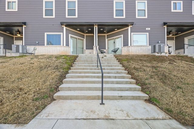 281 W Ash Street 2, Fayetteville, AR 72703