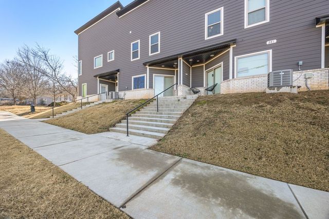 281 W Ash Street 2, Fayetteville, AR 72703