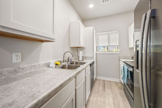 281 W Ash Street 2, Fayetteville, AR 72703