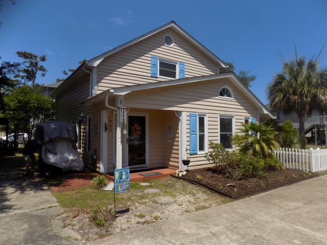 942 Tiffany Ln., North Myrtle Beach, SC 29582