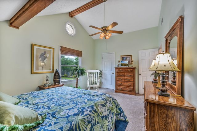 942 Tiffany Ln., North Myrtle Beach, SC 29582