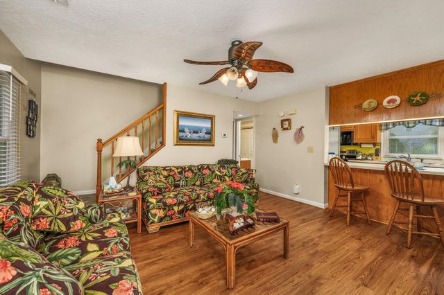 942 Tiffany Ln., North Myrtle Beach, SC 29582