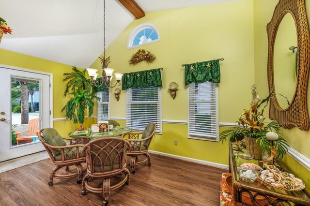 942 Tiffany Ln., North Myrtle Beach, SC 29582