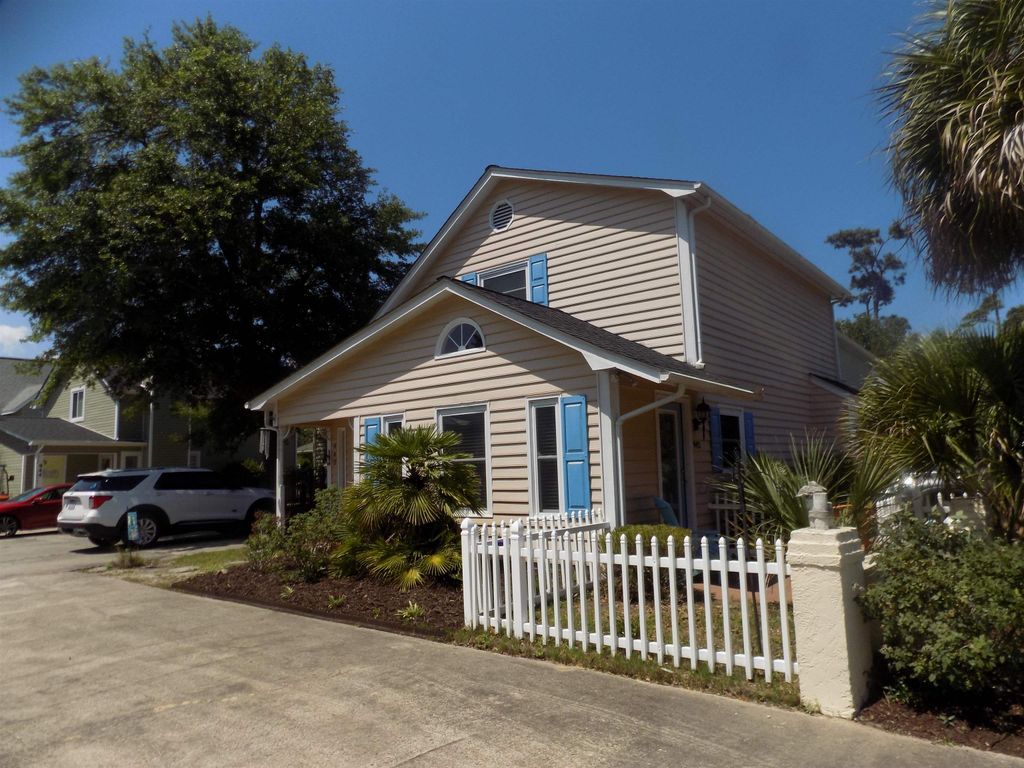 942 Tiffany Ln., North Myrtle Beach, SC 29582