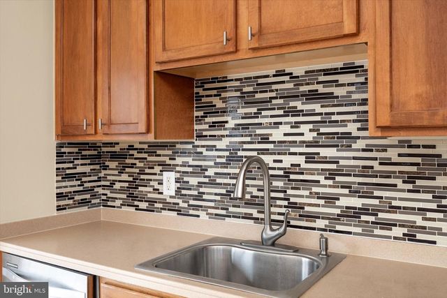 1228 PARK ST, Robbinsville, NJ 08691