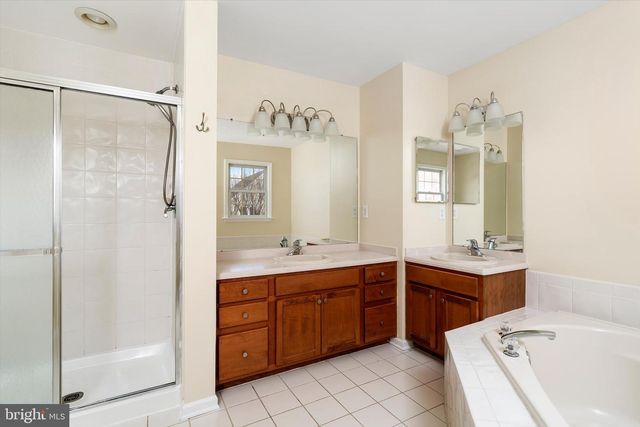 1228 PARK ST, Robbinsville, NJ 08691