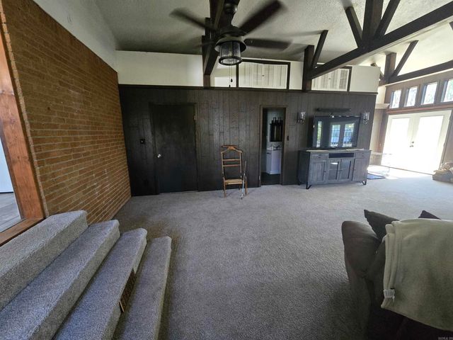 1800 White Drive, Batesville, AR 72501