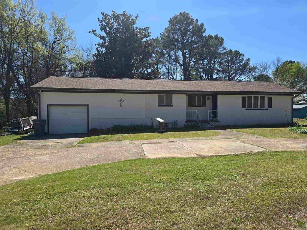 1800 White Drive, Batesville, AR 72501