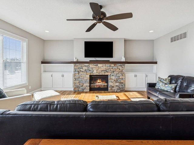 3535 Cobblestone Dr Drive, Bettendorf, IA 52722