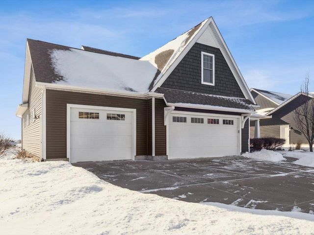 3535 Cobblestone Dr Drive, Bettendorf, IA 52722