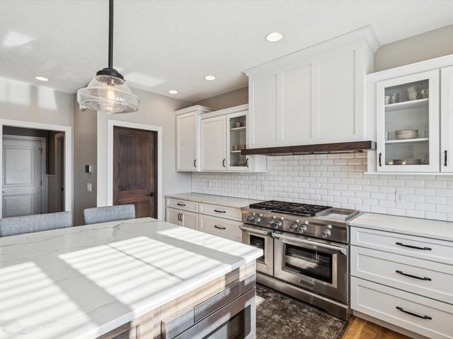 3535 Cobblestone Dr Drive, Bettendorf, IA 52722