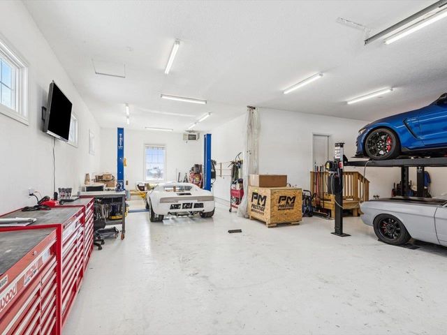 3535 Cobblestone Dr Drive, Bettendorf, IA 52722