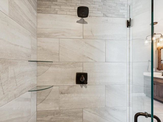 3535 Cobblestone Dr Drive, Bettendorf, IA 52722