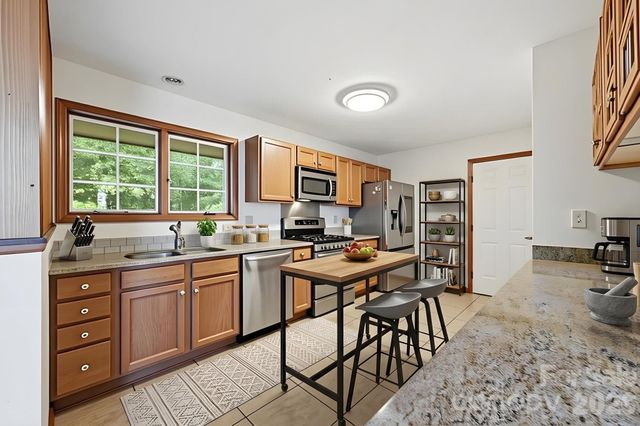 198 Hickory Hill Circle, Spruce Pine, NC 28777