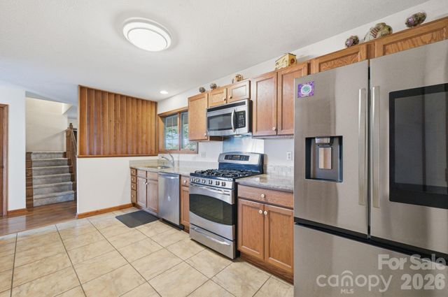 198 Hickory Hill Circle, Spruce Pine, NC 28777