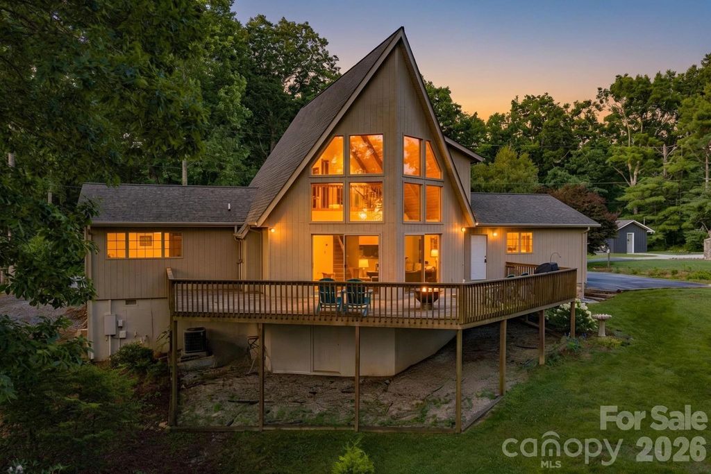 198 Hickory Hill Circle, Spruce Pine, NC 28777