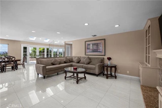 1243 S Stephora, Glendora, CA 91740