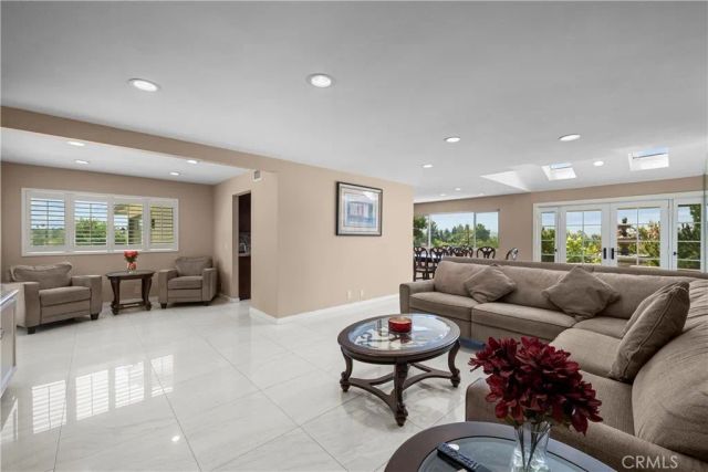 1243 S Stephora, Glendora, CA 91740