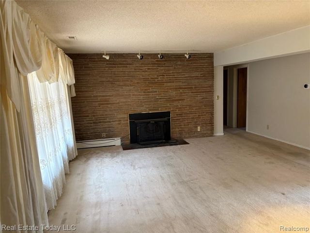 18319 Mcintyre Street, Detroit, MI 48219