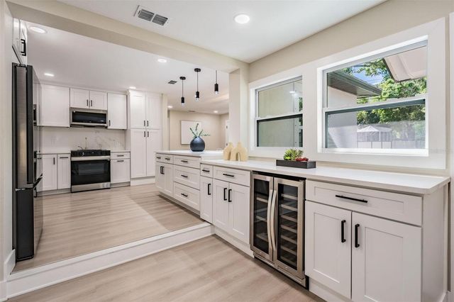 1104 S LOIS AVENUE, Tampa, FL 33629