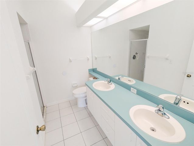 208 HEMINGWAY DRIVE, Oldsmar, FL 34677