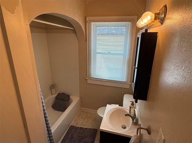 419 N Willis Avenue, Independence, MO 64050