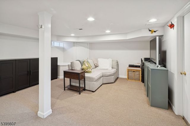 19 Division Ave, New Providence Boro, NJ 07901