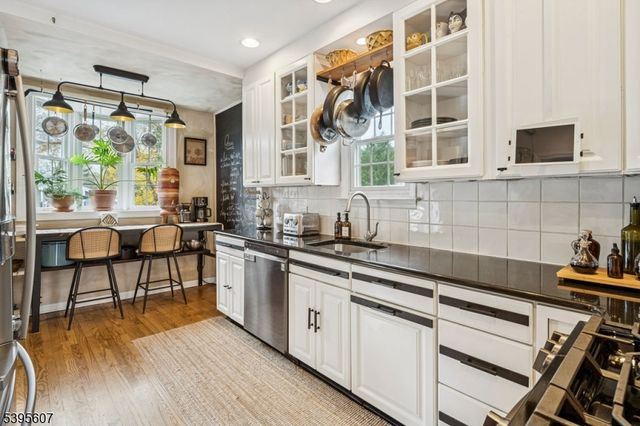 19 Division Ave, New Providence Boro, NJ 07901