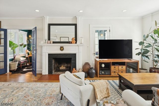 19 Division Ave, New Providence Boro, NJ 07901