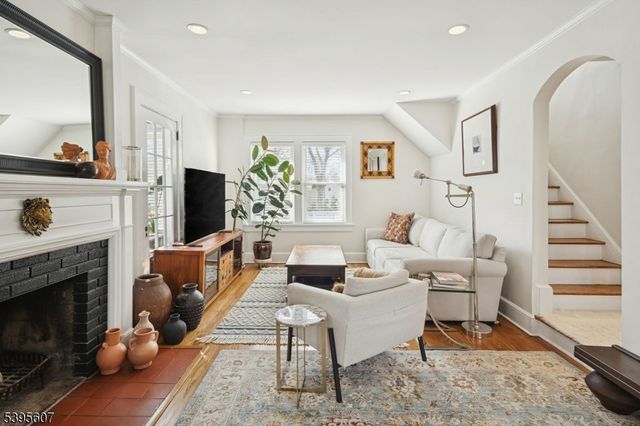 19 Division Ave, New Providence Boro, NJ 07901