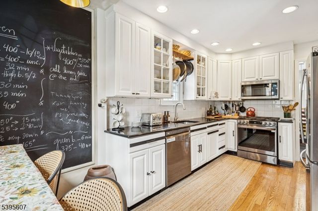 19 Division Ave, New Providence Boro, NJ 07901