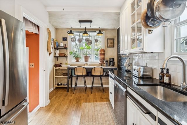 19 Division Ave, New Providence Boro, NJ 07901