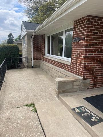 1221 Campbell Street, Valparaiso, IN 46385