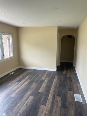 1221 Campbell Street, Valparaiso, IN 46385