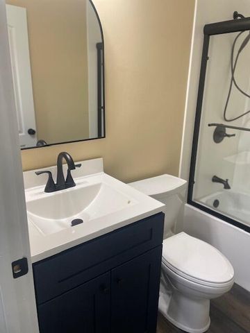 1221 Campbell Street, Valparaiso, IN 46385