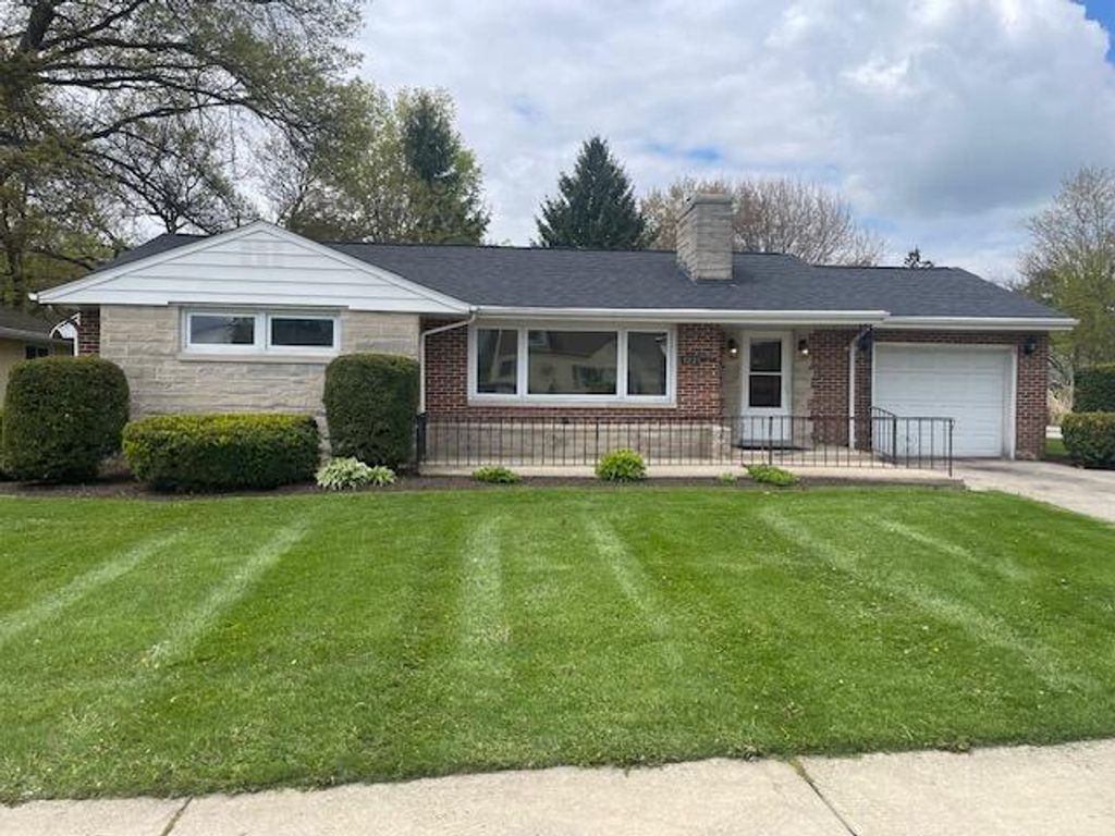 1221 Campbell Street, Valparaiso, IN 46385