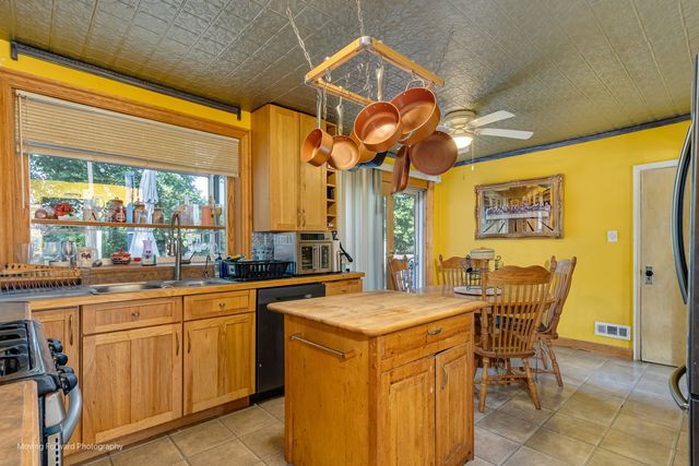 7254 Fair Elms Avenue, Burr Ridge, IL 60527