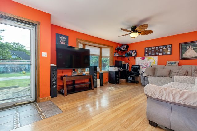 7254 Fair Elms Avenue, Burr Ridge, IL 60527