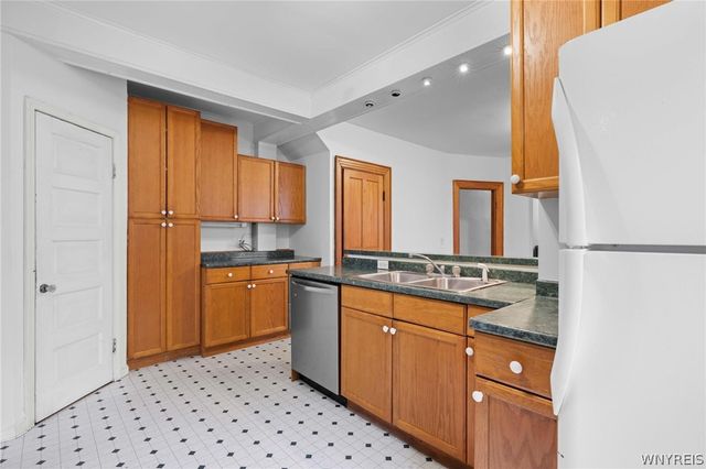 330 Ashland Avenue, Buffalo, NY 14222