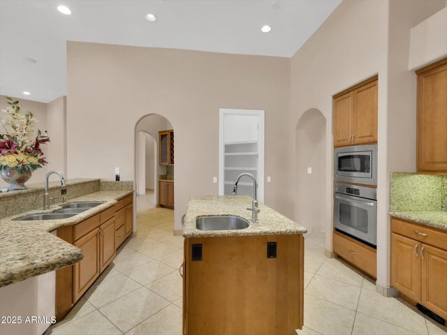 8031 W MORTEN Avenue, Glendale, AZ 85303