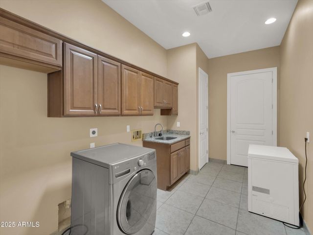 8031 W MORTEN Avenue, Glendale, AZ 85303