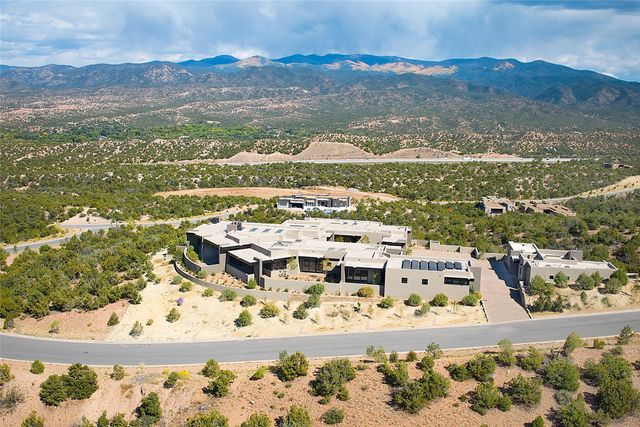 3275 Monte Sereno Drive, Santa Fe, NM 87506