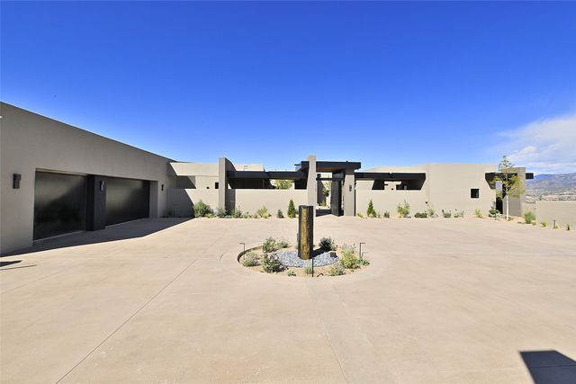 3275 Monte Sereno Drive, Santa Fe, NM 87506