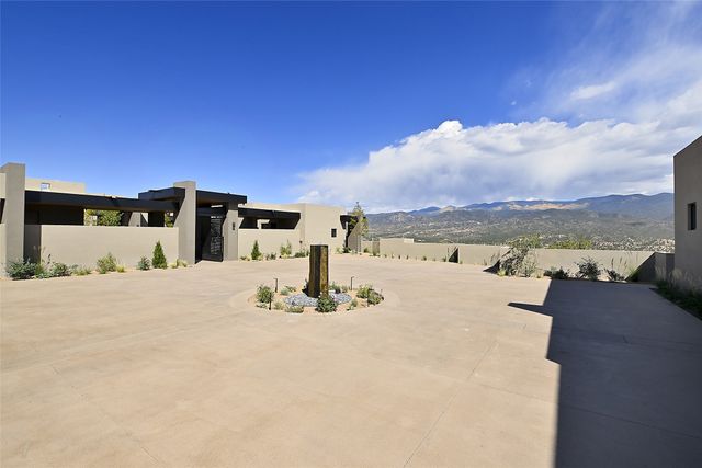 3275 Monte Sereno Drive, Santa Fe, NM 87506
