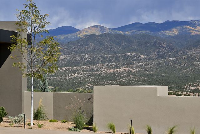 3275 Monte Sereno Drive, Santa Fe, NM 87506