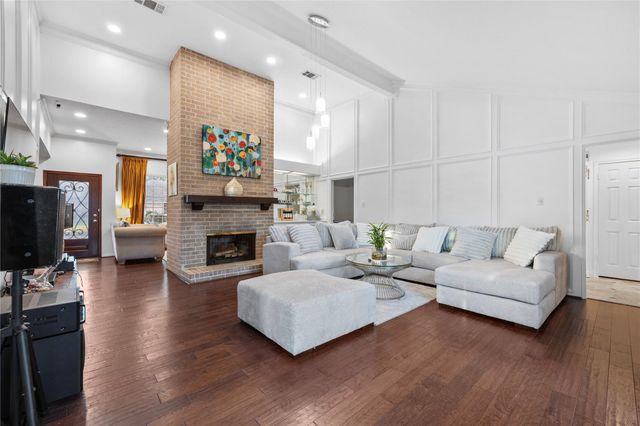 15035 Vistamont Drive, Houston, TX 77083